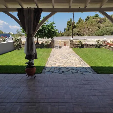 Christos House Casa de Férias Néos Marmarás