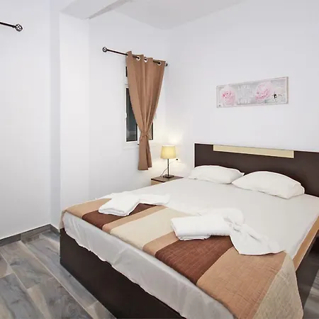 펜션 Christos House *