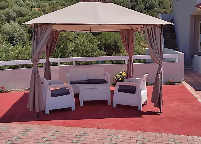 Christos House Holiday home *