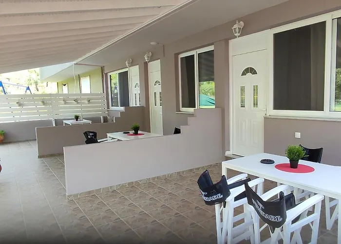 Christos House Holiday home *