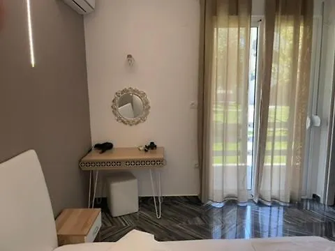 Christos House Holiday home *